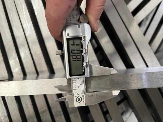 Machine à cisaillement hydraulique personnalisée Lamelles de cisaillement Lamelles d'acier inoxydable Coupe de couteau Machine à cisaillement métallique Lamelle 17